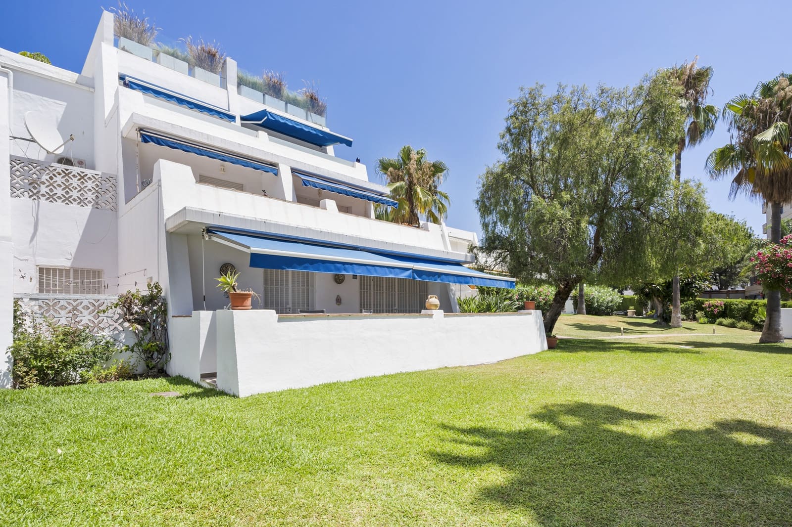 3 soveværelse Lejlighed til salg i Marbella med swimmingpool - € 630.000 (Ref: 9616471)