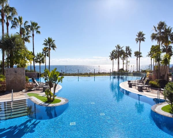 2 makuuhuone Huoneisto myytävänä paikassa Estepona mukana uima-altaan 
autotalli - 585 000 € (Ref: 9616473)