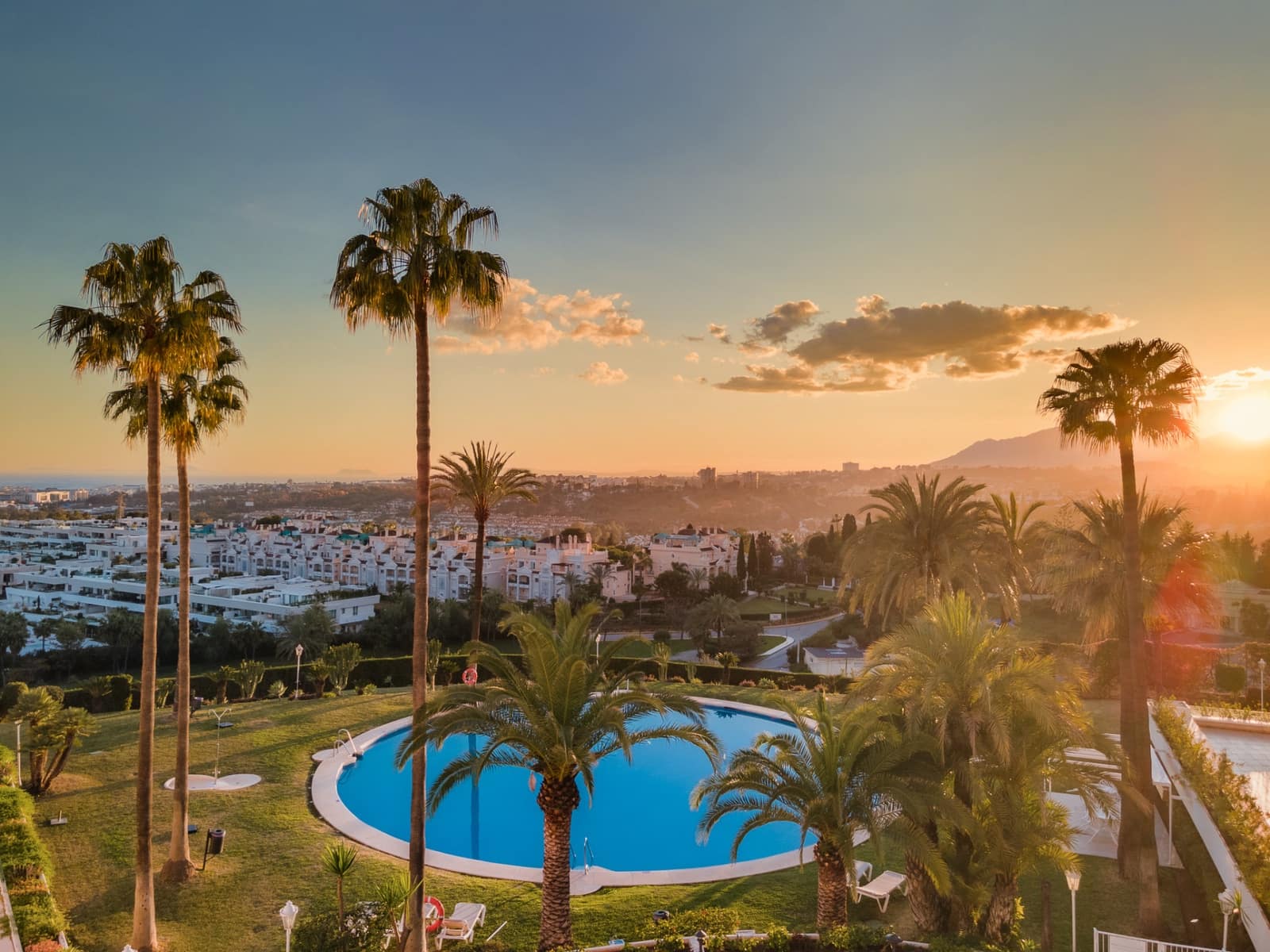 3 soveværelse Lejlighed til salg i Marbella med swimmingpool garage - € 1.350.000 (Ref: 9616476)