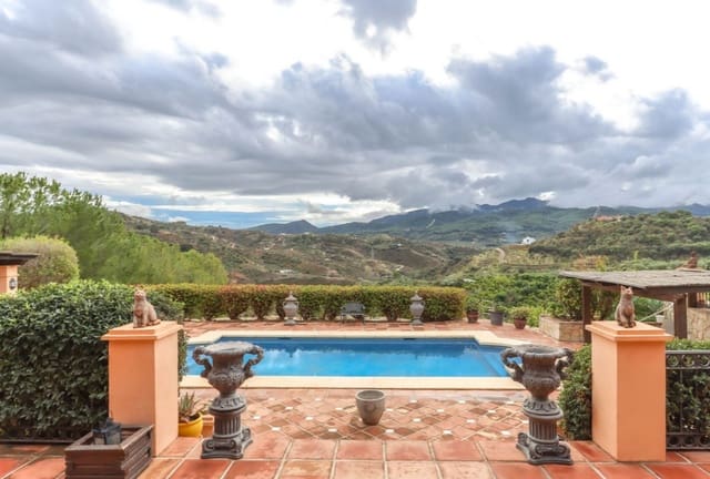 5 Zimmer Villa zu verkaufen in Monda mit Pool Garage - 899.000 € (Ref: 9616477)