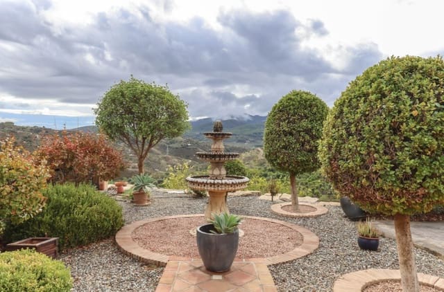 5 Zimmer Villa zu verkaufen in Monda mit Pool Garage - 899.000 € (Ref: 9616477)