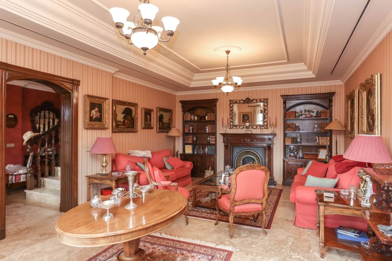 5 Zimmer Villa zu verkaufen in Monda mit Pool Garage - 899.000 € (Ref: 9616477)