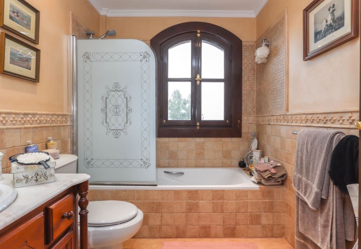 5 Zimmer Villa zu verkaufen in Monda mit Pool Garage - 899.000 € (Ref: 9616477)