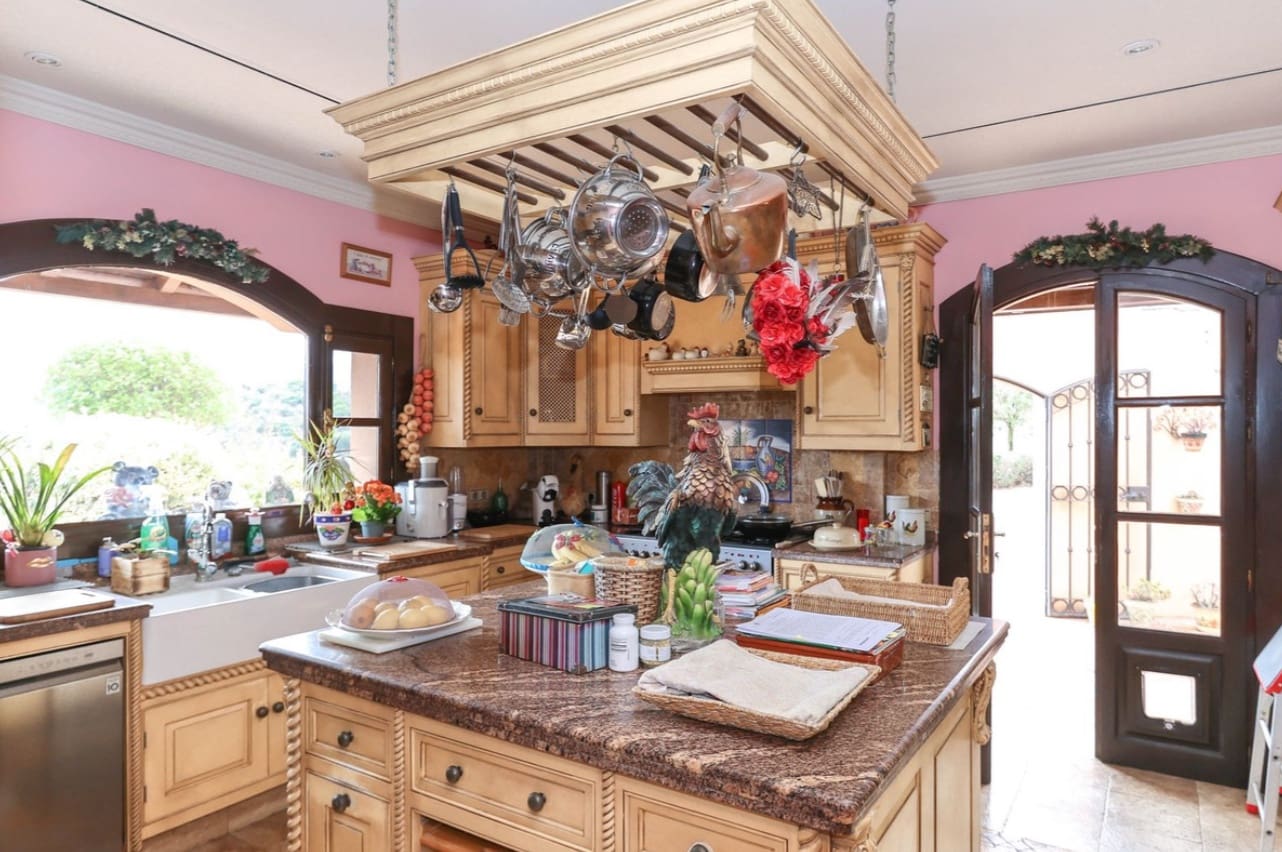 5 Zimmer Villa zu verkaufen in Monda mit Pool Garage - 899.000 € (Ref: 9616477)