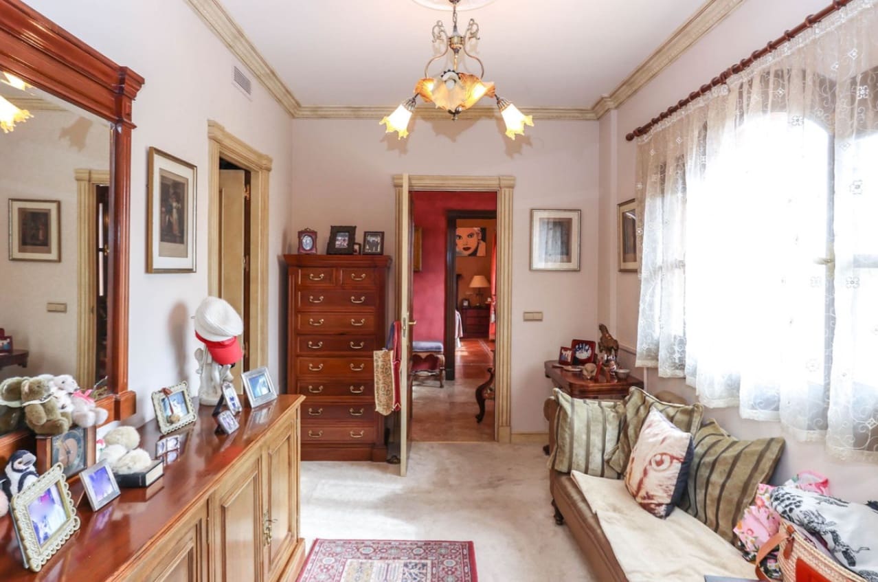 5 Zimmer Villa zu verkaufen in Monda mit Pool Garage - 899.000 € (Ref: 9616477)