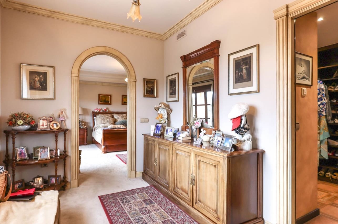 5 Zimmer Villa zu verkaufen in Monda mit Pool Garage - 899.000 € (Ref: 9616477)