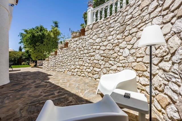 4 bedroom Villa for sale in Benalmádena with pool - € 995,000 (Ref: 9616479)