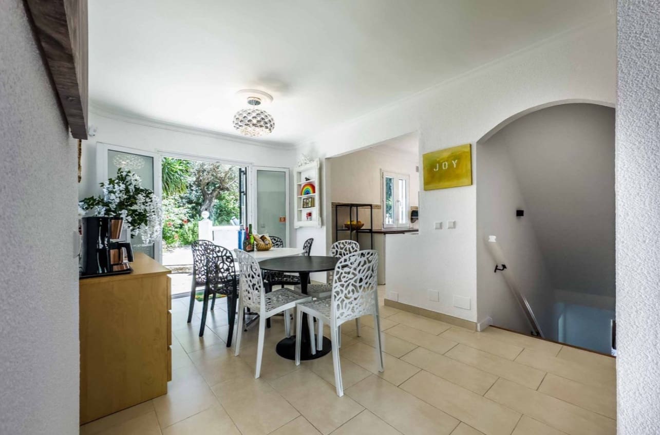4 bedroom Villa for sale in Benalmadena with pool - € 995,000 (Ref: 9616479)