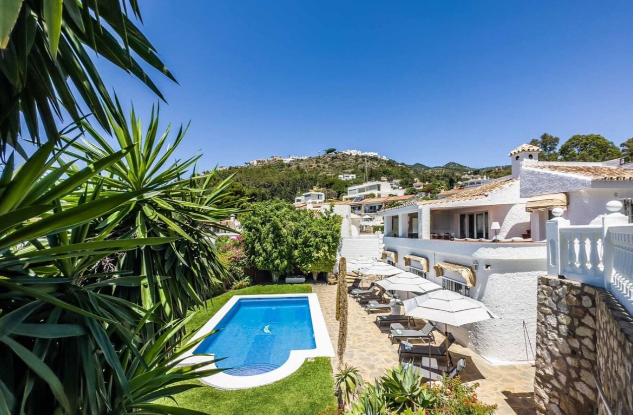 4 bedroom Villa for sale in Benalmadena with pool - € 995,000 (Ref: 9616479)