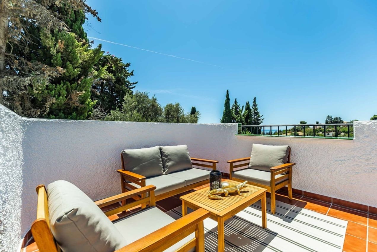 4 bedroom Villa for sale in Benalmadena with pool - € 995,000 (Ref: 9616479)