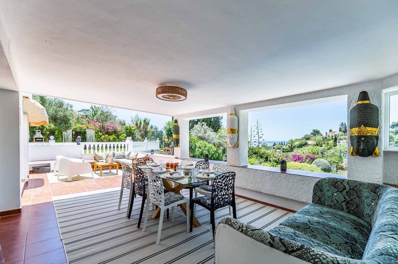 4 bedroom Villa for sale in Benalmadena with pool - € 995,000 (Ref: 9616479)