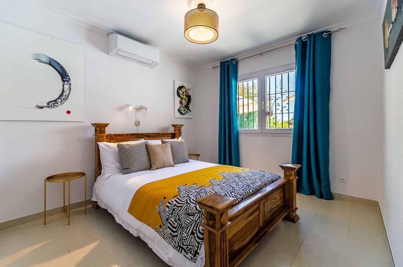 4 bedroom Villa for sale in Benalmadena with pool - € 995,000 (Ref: 9616479)