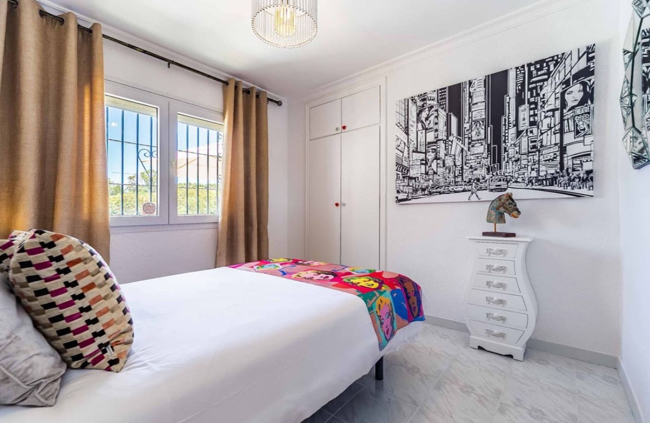 4 bedroom Villa for sale in Benalmadena with pool - € 995,000 (Ref: 9616479)