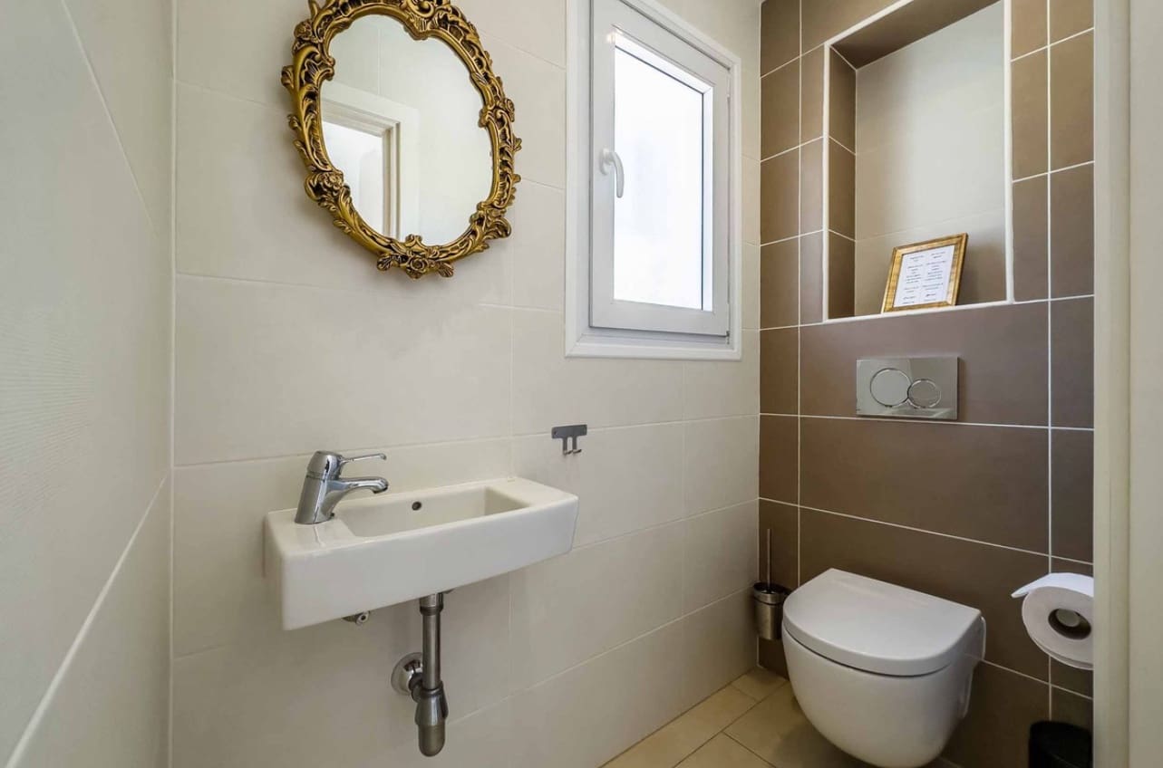 4 bedroom Villa for sale in Benalmadena with pool - € 995,000 (Ref: 9616479)