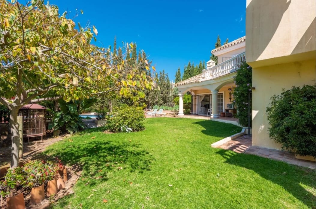 8 sovrum Villa till salu i Marbella med pool garage - 2 100 000 € (Ref: 9616480)