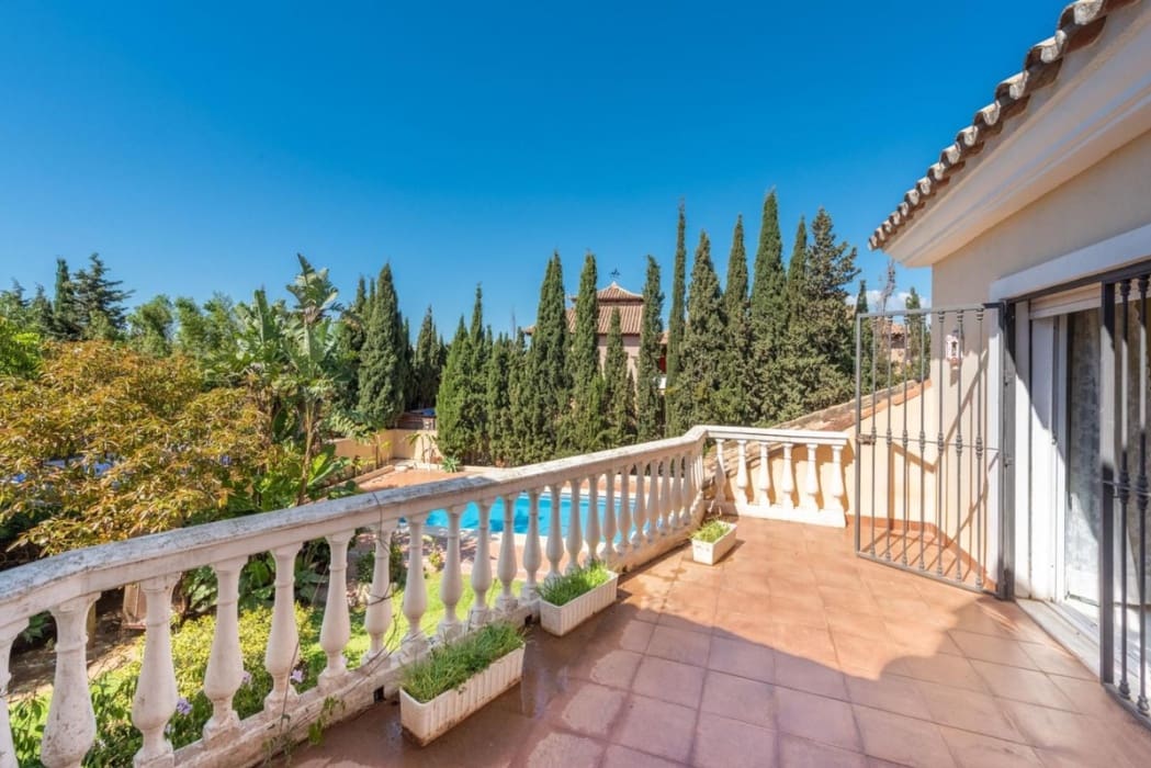 8 sovrum Villa till salu i Marbella med pool garage - 2 100 000 € (Ref: 9616480)