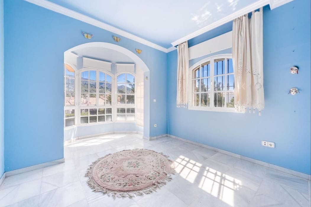 8 sovrum Villa till salu i Marbella med pool garage - 2 100 000 € (Ref: 9616480)