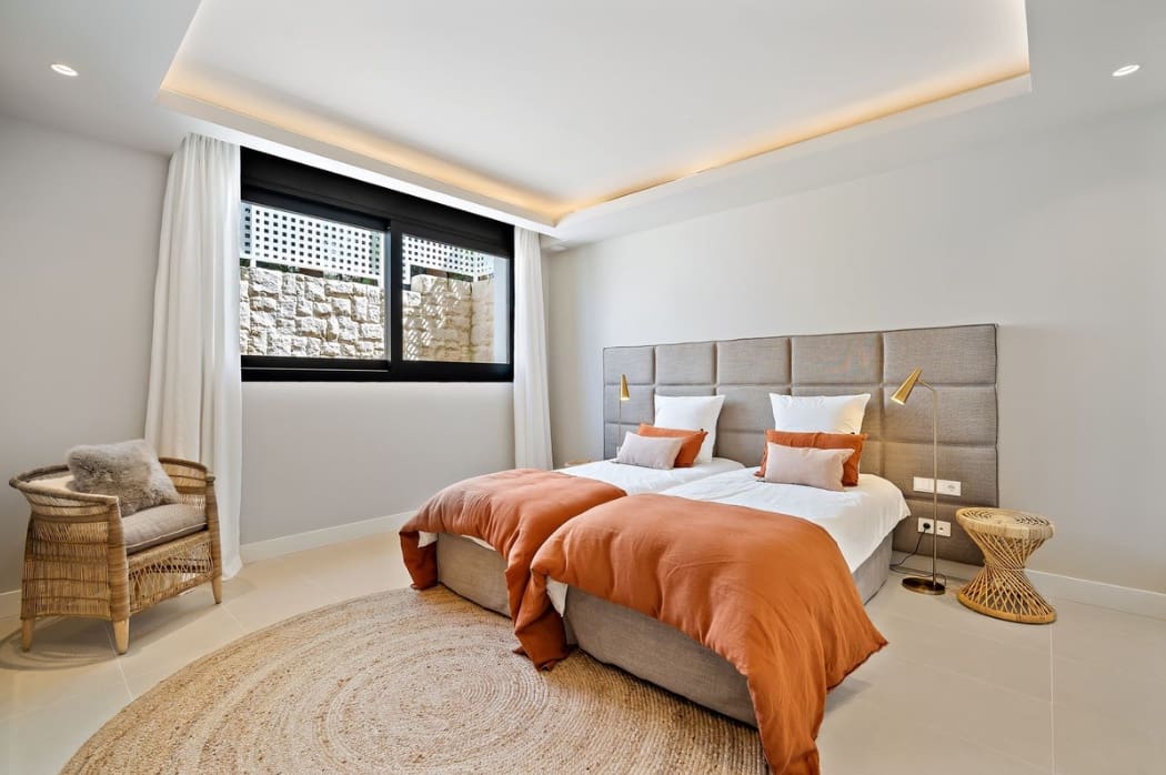 5 soverom Villa til salgs i Estepona med svømmebasseng garasje - € 2 350 000 (Ref: 9616483)