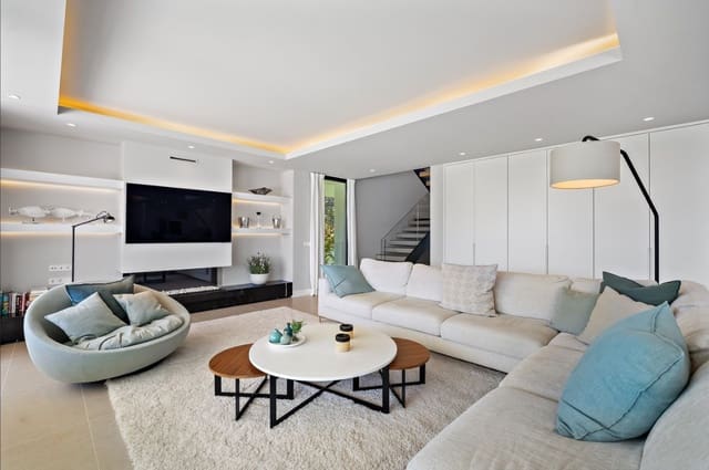 5 Zimmer Villa zu verkaufen in Estepona mit Pool Garage - 2.350.000 € (Ref: 9616483)