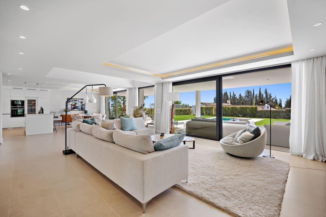 5 soverom Villa til salgs i Estepona med svømmebasseng garasje - € 2 350 000 (Ref: 9616483)