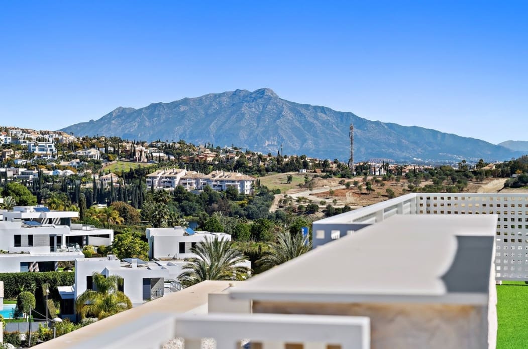 5 soverom Villa til salgs i Estepona med svømmebasseng garasje - € 2 350 000 (Ref: 9616483)