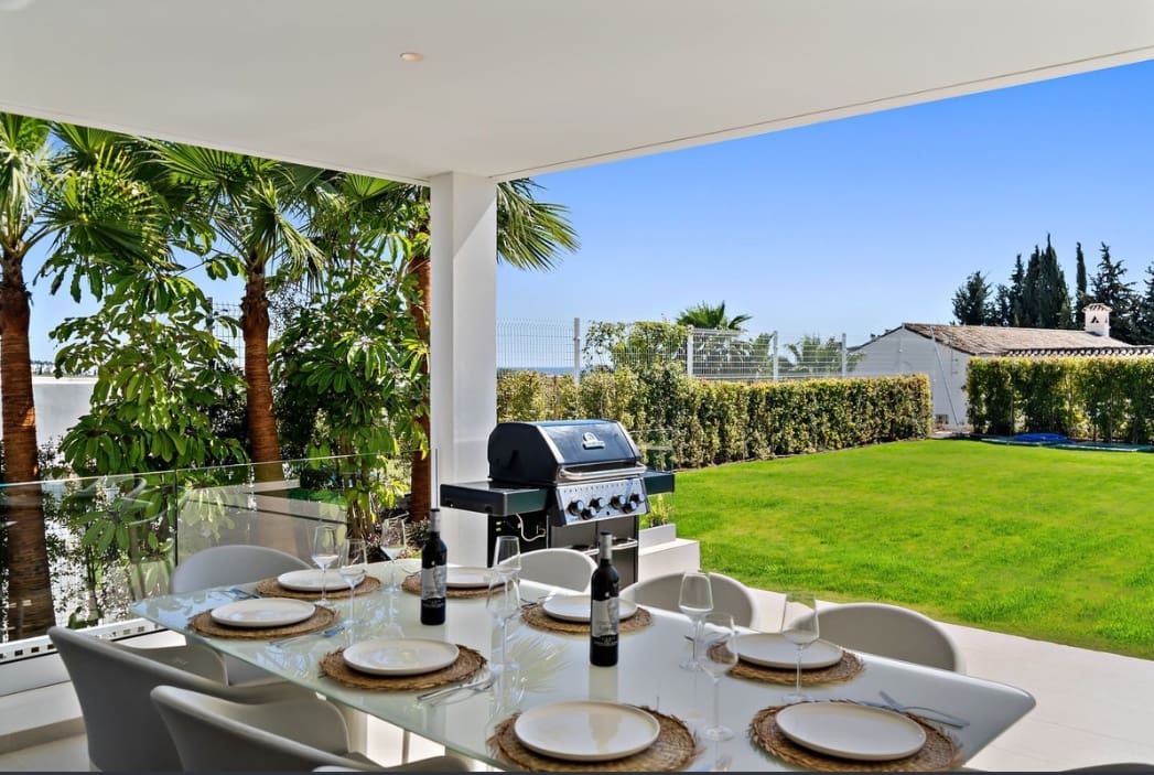 5 soverom Villa til salgs i Estepona med svømmebasseng garasje - € 2 350 000 (Ref: 9616483)