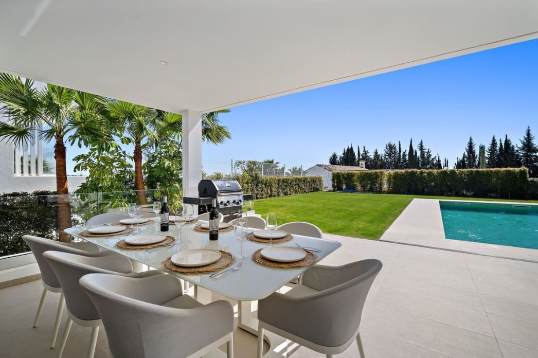 5 soverom Villa til salgs i Estepona med svømmebasseng garasje - € 2 350 000 (Ref: 9616483)