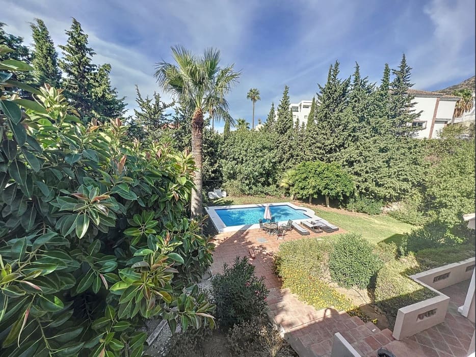 5 sypialnia Willa na sprzedaż w La Cala de Mijas z basenem garażem - 1 200 000 € (Ref: 9616487)