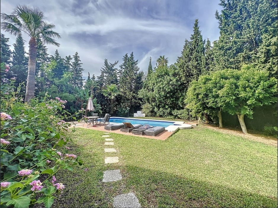 5 sypialnia Willa na sprzedaż w La Cala de Mijas z basenem garażem - 1 200 000 € (Ref: 9616487)