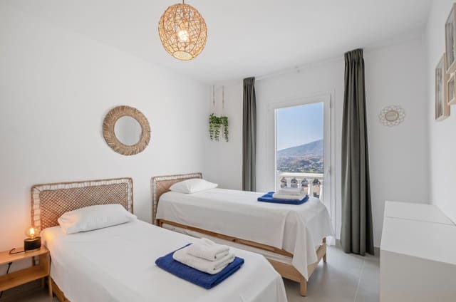 Chalet de 6 habitaciones en La Cala de Mijas, Mijas en venta con piscina garaje - 1.390.000 € (Ref: 9616489)