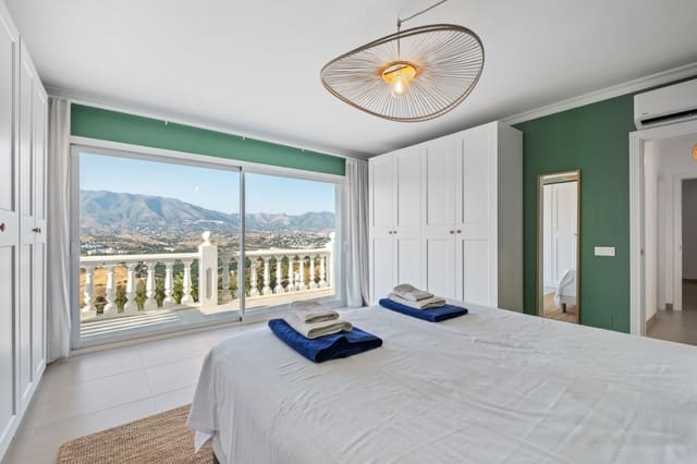 Chalet de 6 habitaciones en La Cala de Mijas, Mijas en venta con piscina garaje - 1.390.000 € (Ref: 9616489)