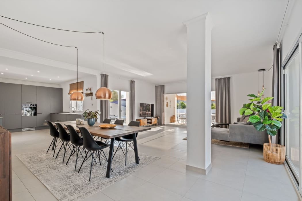 6 bedroom Villa for sale in La Cala de Mijas with pool garage - € 1,390,000 (Ref: 9616489)