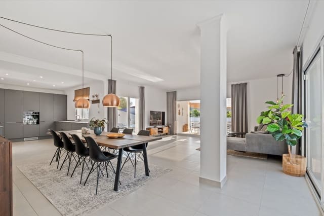 Chalet de 6 habitaciones en La Cala de Mijas, Mijas en venta con piscina garaje - 1.390.000 € (Ref: 9616489)