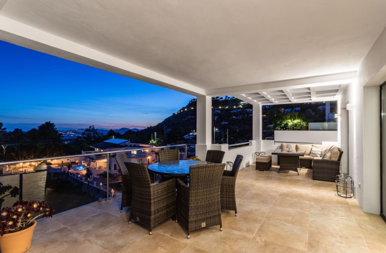 3 bedroom Villa for sale in Mijas with pool garage - € 1,445,000 (Ref: 9616498)