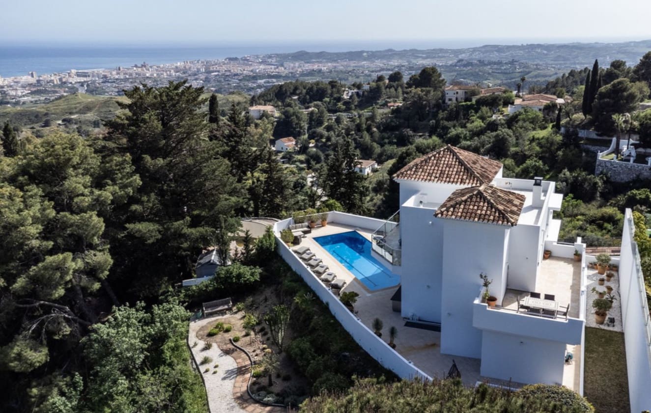3 bedroom Villa for sale in Mijas with pool garage - € 1,445,000 (Ref: 9616498)