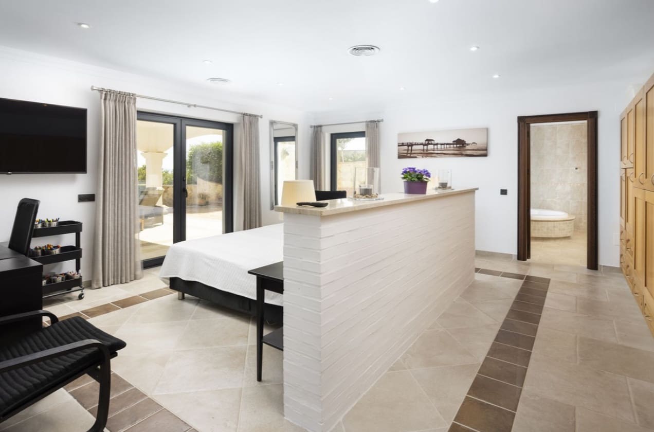 4 sypialnia Willa na sprzedaż w Mijas z basenem garażem - 2 495 000 € (Ref: 9616499)