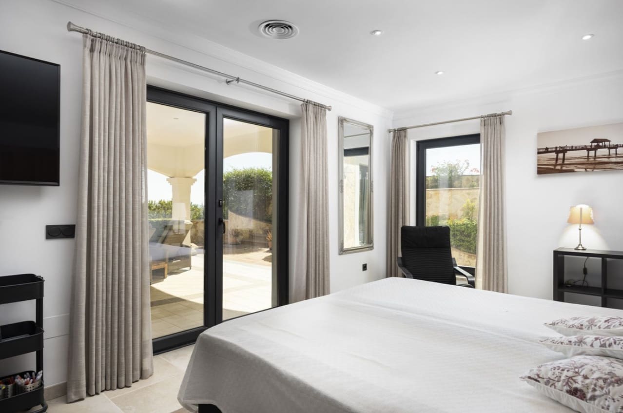 4 sypialnia Willa na sprzedaż w Mijas z basenem garażem - 2 495 000 € (Ref: 9616499)