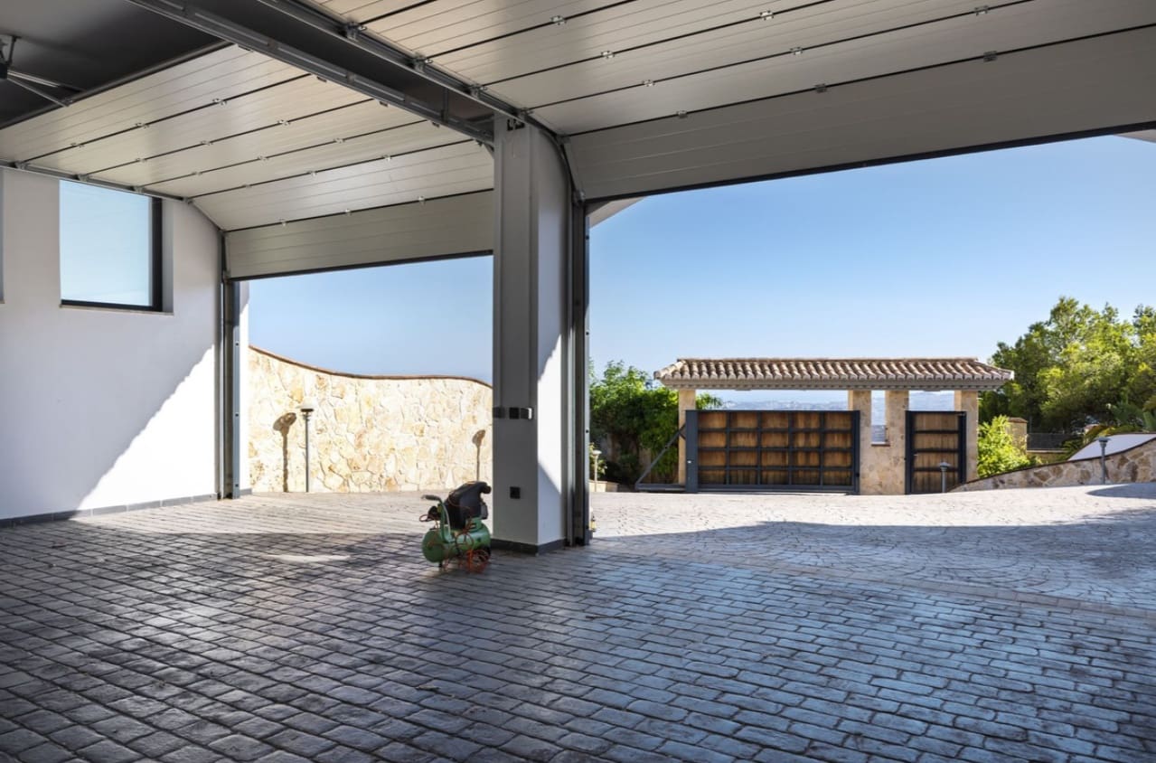 4 sypialnia Willa na sprzedaż w Mijas z basenem garażem - 2 495 000 € (Ref: 9616499)