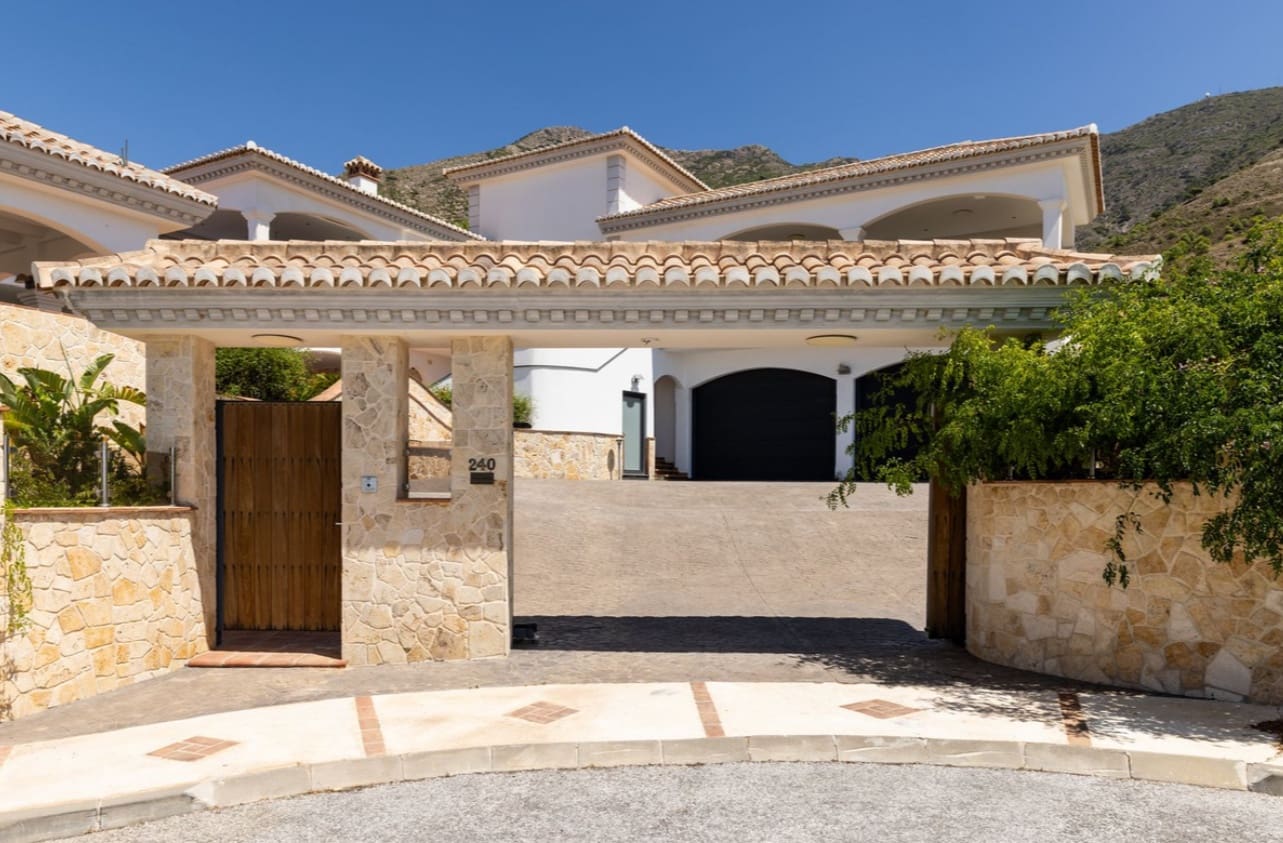 4 sypialnia Willa na sprzedaż w Mijas z basenem garażem - 2 495 000 € (Ref: 9616499)