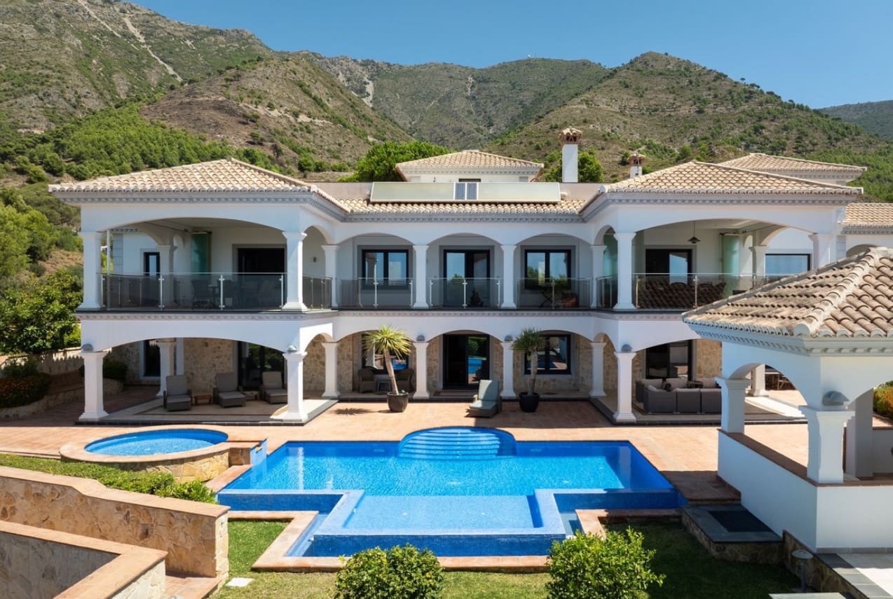 4 soveværelse Villa til salg i Mijas med swimmingpool garage - € 2.495.000 (Ref: 9616499)