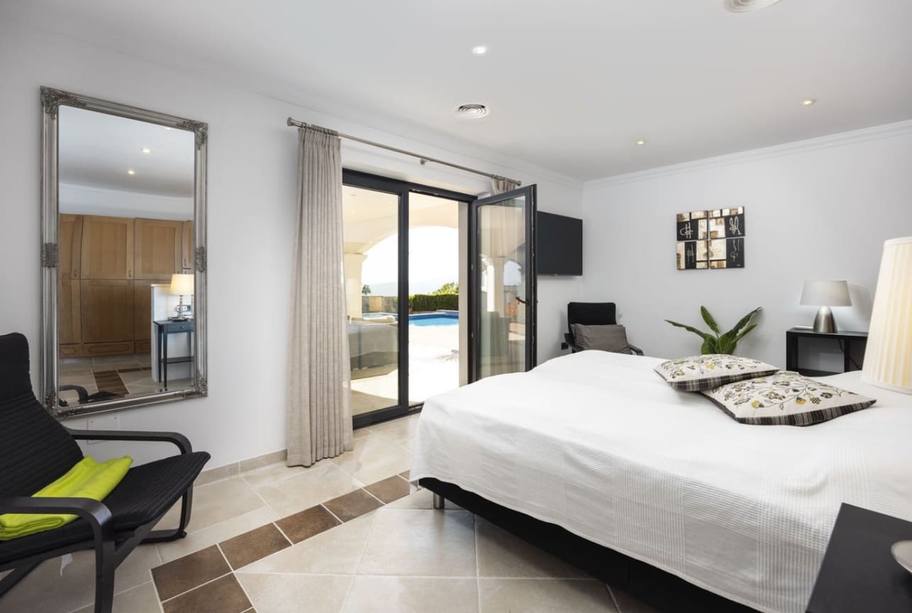4 soveværelse Villa til salg i Mijas med swimmingpool garage - € 2.495.000 (Ref: 9616499)