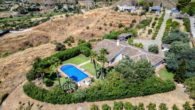 3 soveværelse Villa til salg i La Cala de Mijas, Mijas med swimmingpool garage - € 1.450.000 (Ref: 9616500)