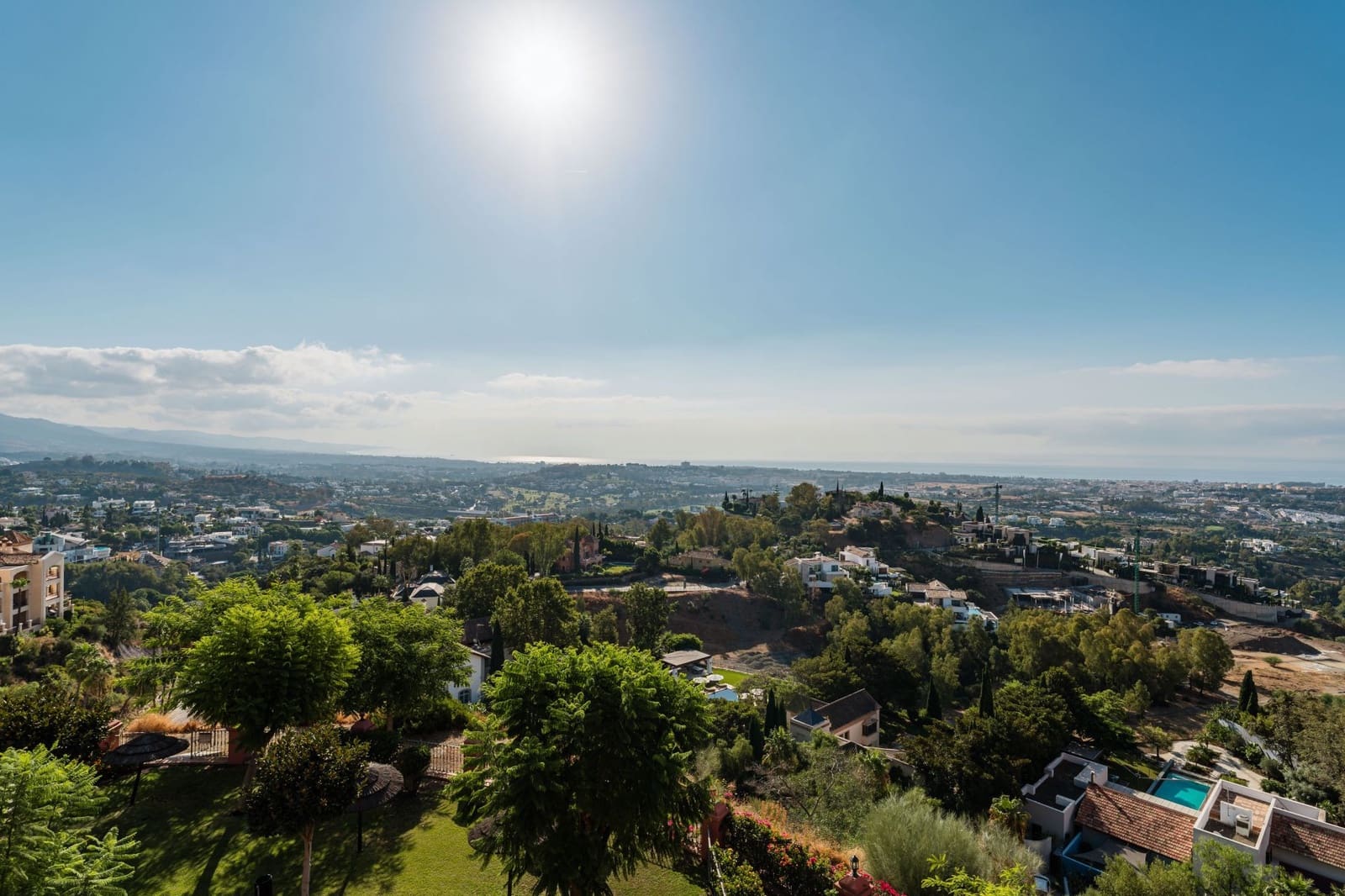 4 slaapkamer Penthouse te koop in Benahavis met zwembad garage - € 1.995.000 (Ref: 9616503)