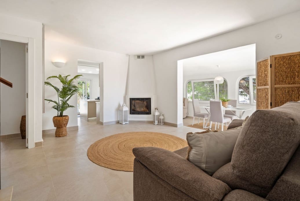 3 bedroom Villa for sale in Fuengirola with pool garage - € 1,275,000 (Ref: 9616504)