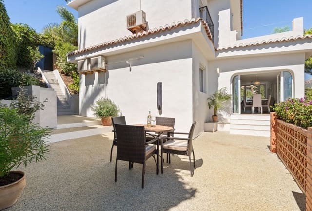 3 bedroom Villa for sale in Fuengirola with pool garage - € 1,275,000 (Ref: 9616504)