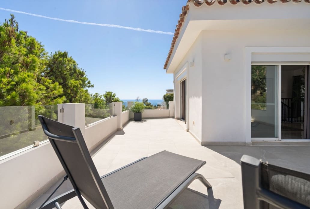 3 bedroom Villa for sale in Fuengirola with pool garage - € 1,275,000 (Ref: 9616504)