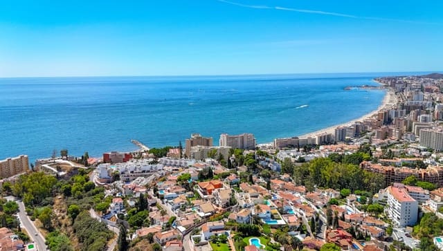 3 bedroom Villa for sale in Fuengirola with pool garage - € 1,275,000 (Ref: 9616504)