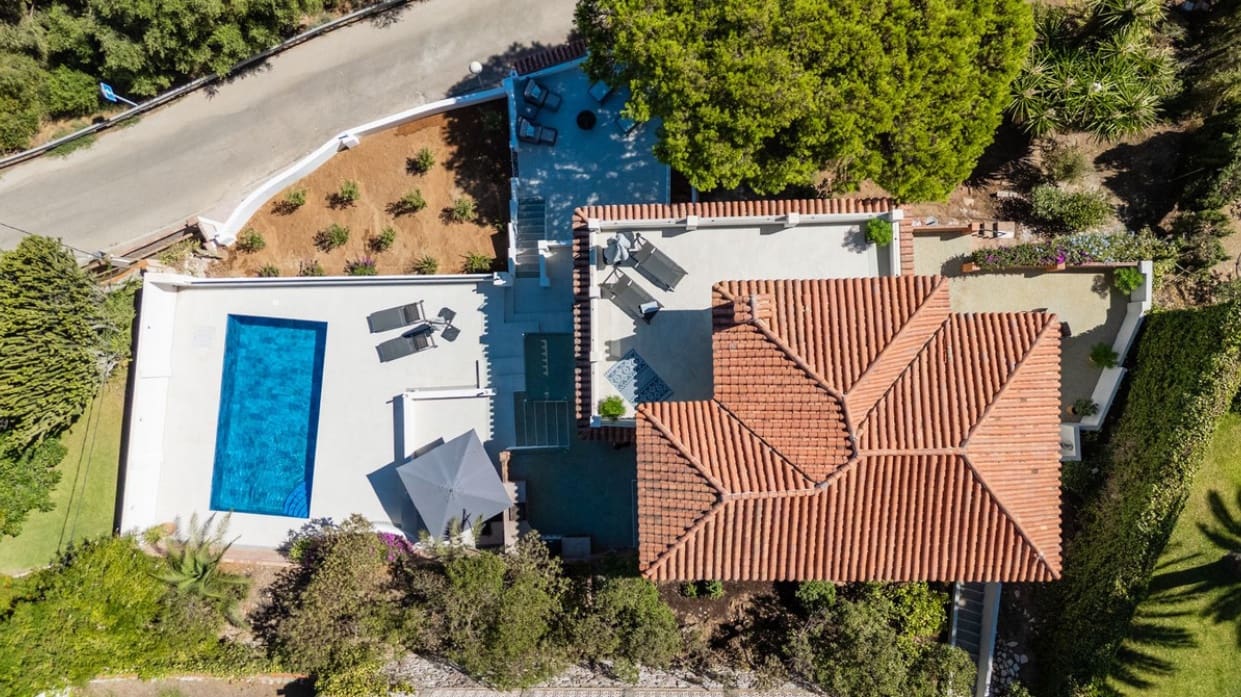 3 bedroom Villa for sale in Fuengirola with pool garage - € 1,275,000 (Ref: 9616504)