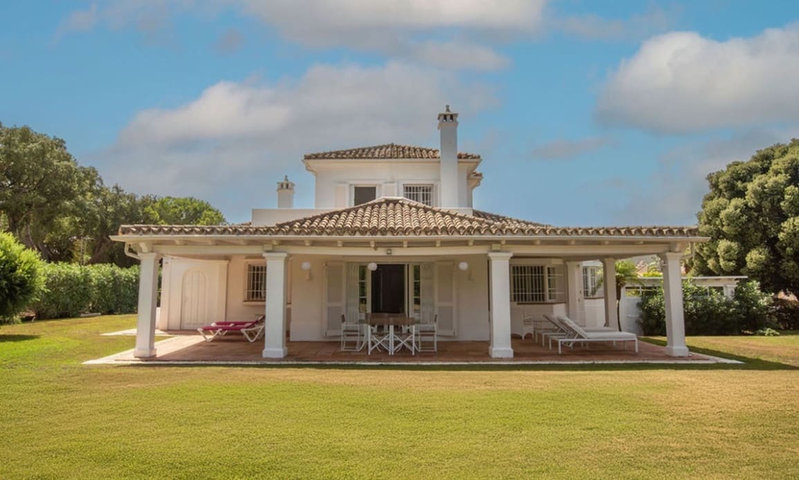 3 soveværelse Villa til salg i Sotogrande med swimmingpool garage - € 1.200.000 (Ref: 9616506)