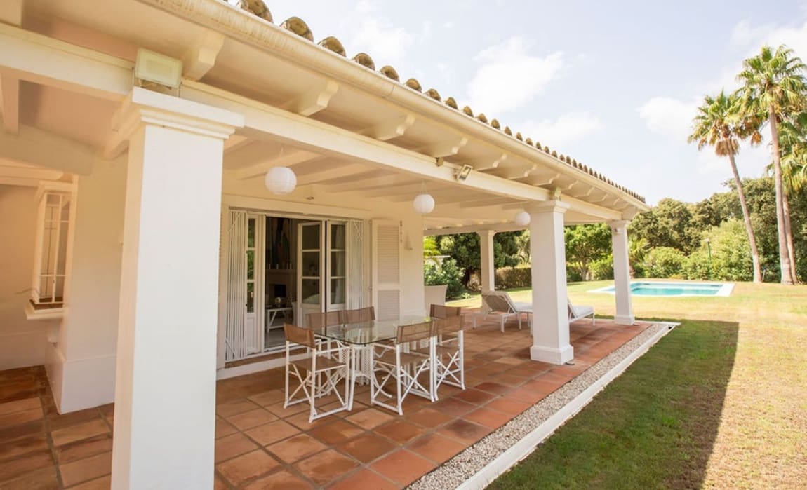 3 soveværelse Villa til salg i Sotogrande med swimmingpool garage - € 1.200.000 (Ref: 9616506)